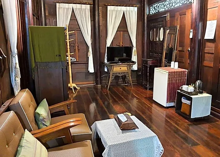 Hotel Dhabkwan 4*
